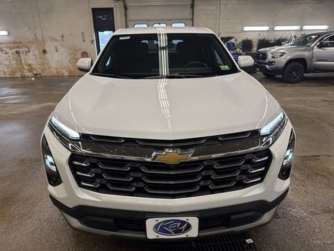 New 2026 Chevrolet Equinox LT AWD/4WD image 2