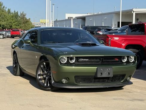 Used 2020 Dodge Challenger R/T Scat Pack w/ Shaker Package RWD image 2