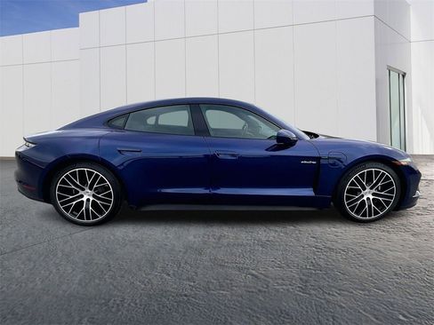 Used 2025 Porsche Taycan image 8