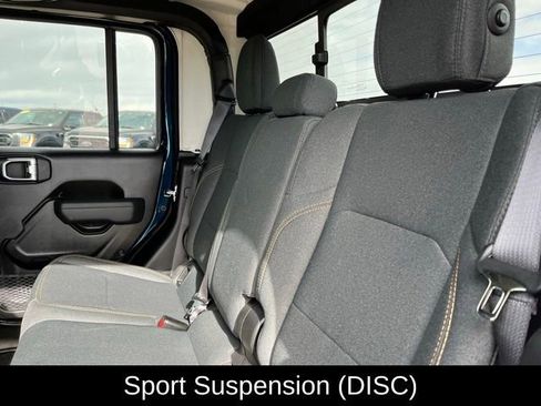 Used 2025 Jeep Gladiator Nighthawk image 18