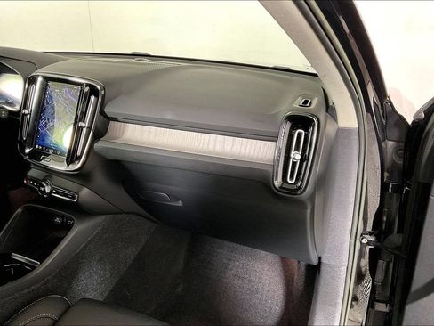 Used 2023 Volvo XC40 B5 Ultimate w/ Protection Package Premier AWD/4WD image 16