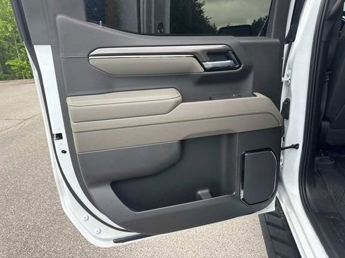 Certified 2025 Chevrolet Silverado 1500 ZR2 w/ Technology Package AWD/4WD image 14