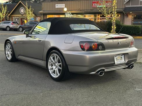 Used 2004 Honda S2000 image 8