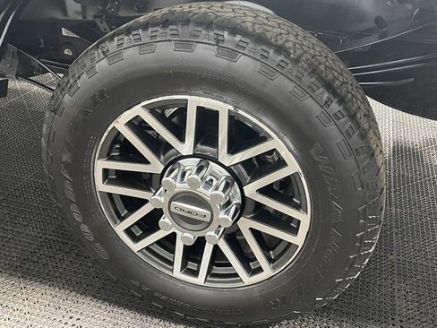 Used 2019 Ford F250 Lariat w/ Lariat Ultimate Package image 14