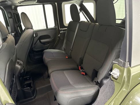 Used 2021 Jeep Wrangler Unlimited Rubicon AWD/4WD image 26