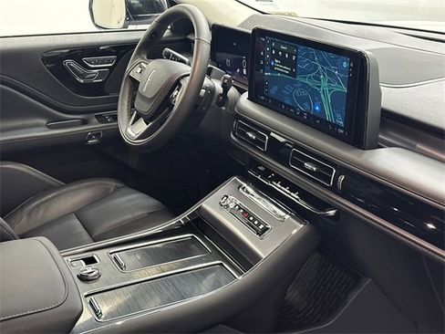 New 2026 Lincoln Aviator AWD image 10