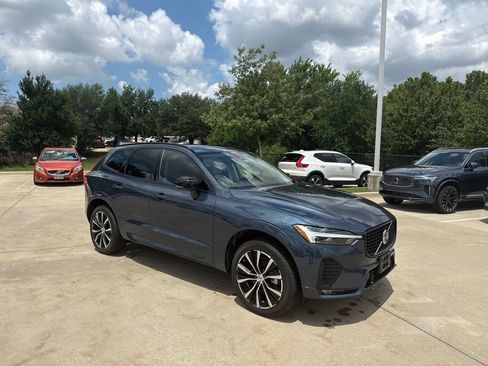 Used 2024 Volvo XC60 B5 Plus w/ Protection Package Premier AWD/4WD image 3