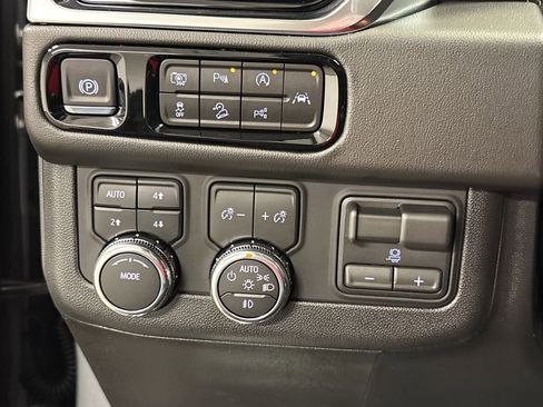 New 2026 GMC Yukon Elevation w/ Elevation Premium Package AWD/4WD image 35