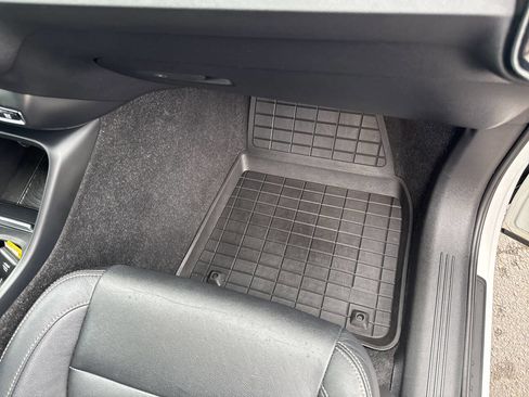 Used 2019 Volvo XC40 T5 Momentum image 18