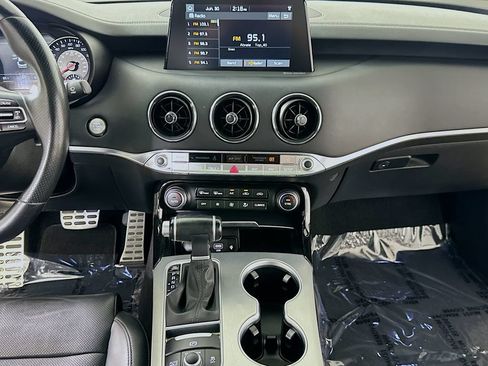 Used 2020 Kia Stinger GT1 RWD image 18
