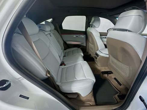 Certified 2026 Genesis GV70 2.5T Advanced image 28