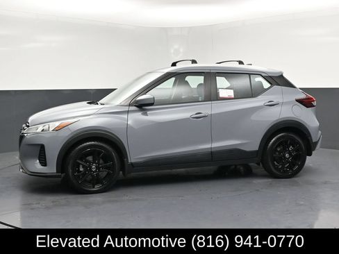 Used 2021 Nissan Kicks SV w/ Interior Electronics Package FWD image 2