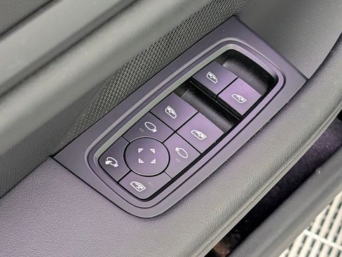 Certified 2023 Porsche Taycan image 27