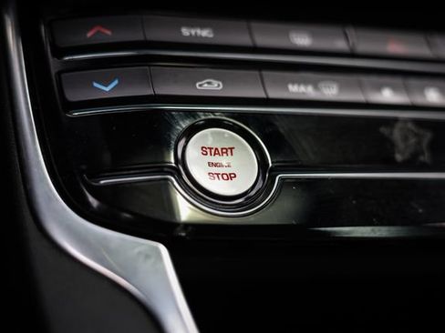 Used 2018 Jaguar XF S AWD/4WD image 28