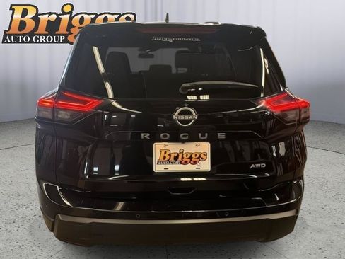 Used 2024 Nissan Rogue S AWD/4WD image 4