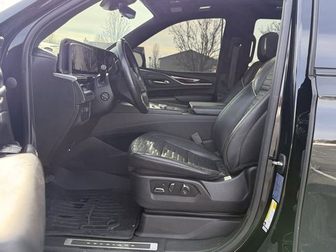 Used 2021 Cadillac Escalade Sport Platinum image 17