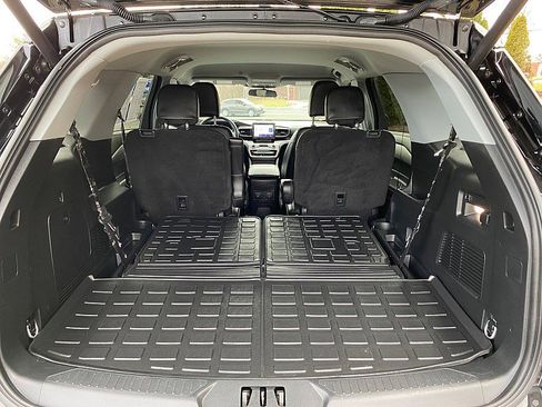 Certified 2023 Ford Explorer XLT w/ Equipment Group 202A image 9