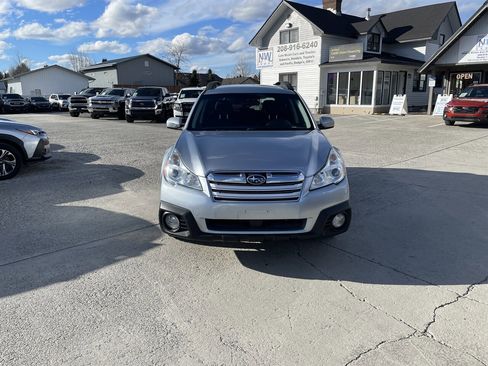 Used 2013 Subaru Outback 2.5i Premium w/ All-Weather Pkg image 2