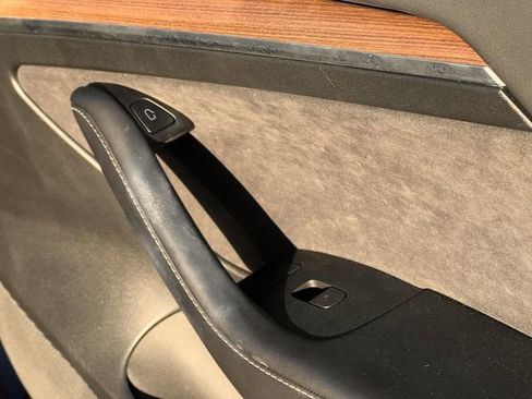 Used 2023 Tesla Model 3 Performance image 25