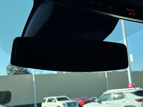 Used 2025 Chevrolet Suburban Premier image 25