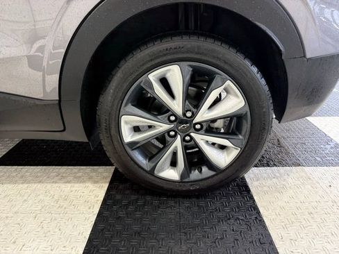 Used 2023 Chevrolet Bolt EUV LT w/ Convenience Package FWD image 10