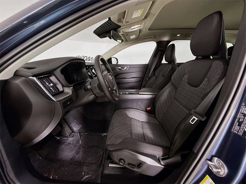 Used 2025 Volvo XC60 B5 Core w/ Climate Package PRO image 21