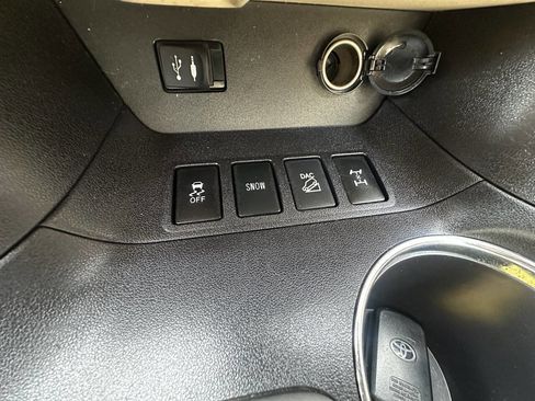 Used 2015 Toyota Highlander Limited image 22