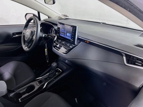 Used 2020 Toyota Corolla LE FWD image 26
