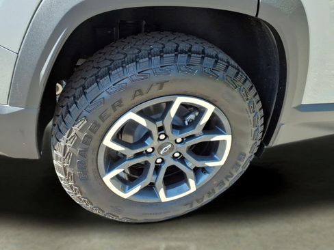 New 2026 Chevrolet Equinox ACTIV AWD/4WD image 35