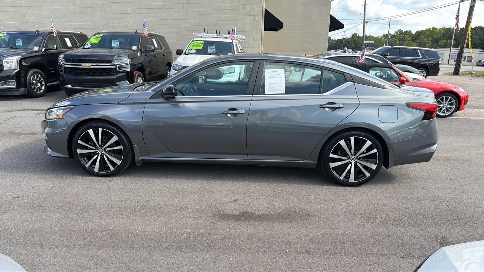 Used 2019 Nissan Altima 2.5 SR w/ SR Premium Package FWD image 2