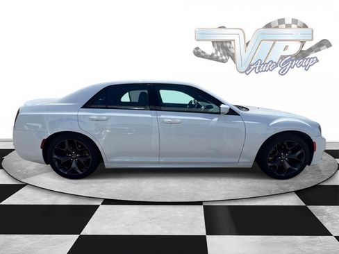 Used 2023 Chrysler 300 S w/ Comfort Group RWD image 5