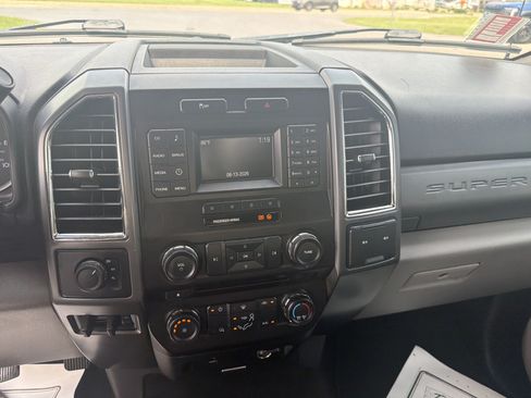 Used 2018 Ford F250 XLT AWD/4WD image 28
