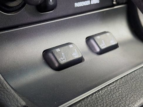 Used 2005 Ford Thunderbird RWD image 27