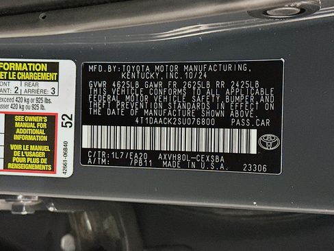 Used 2025 Toyota Camry SE image 12