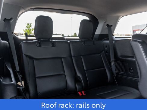 Used 2022 Ford Explorer XLT w/ Equipment Group 202A AWD/4WD image 14