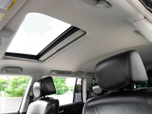 Used 2017 Nissan Armada Platinum w/ Captain Seat Package RWD image 22