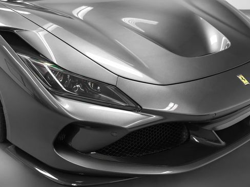 Certified 2022 Ferrari F8 Tributo RWD image 3