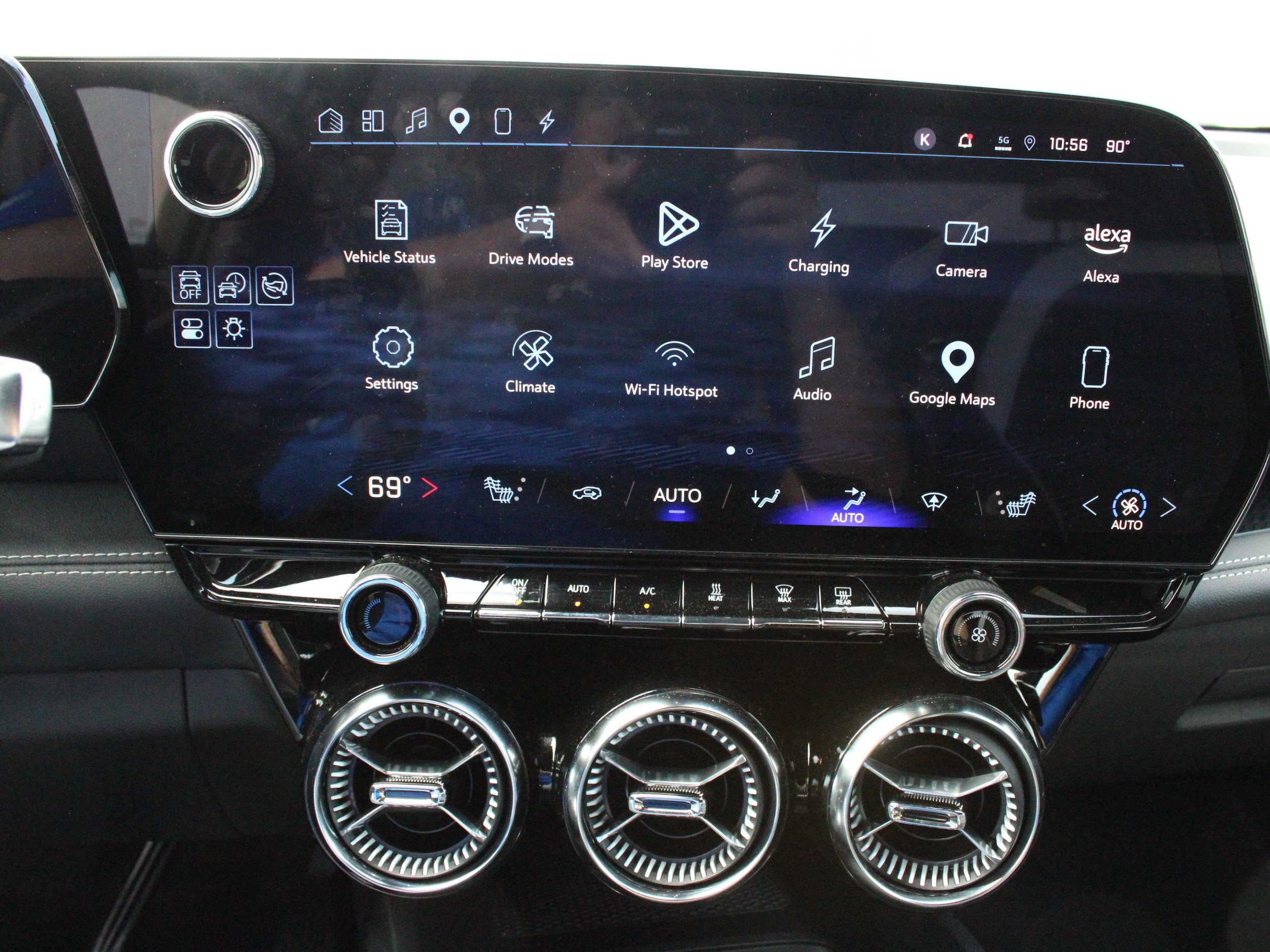 Used 2024 Chevrolet Blazer EV LT AWD/4WD image 14