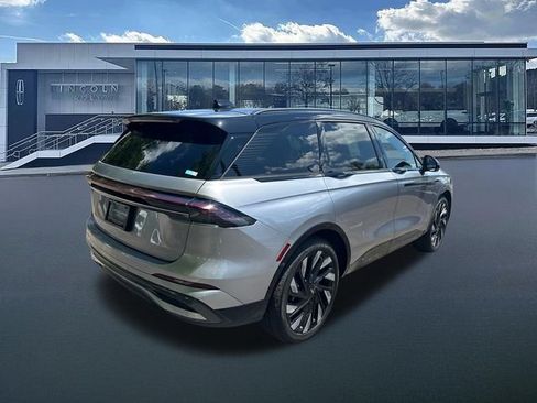 New 2026 Lincoln Nautilus Reserve w/ Jet Appearance Package AWD/4WD image 8
