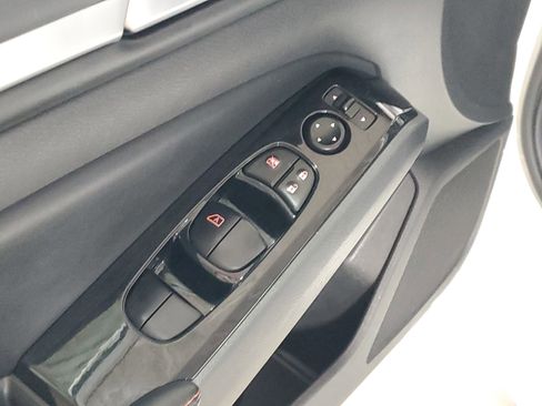 Used 2024 Nissan Altima 2.5 SR FWD image 21