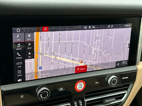 Certified 2025 Porsche Macan image 21