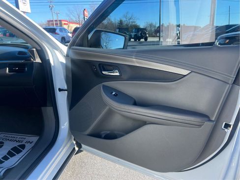 Used 2016 Chevrolet Impala LS w/ Power Convenience Package image 12