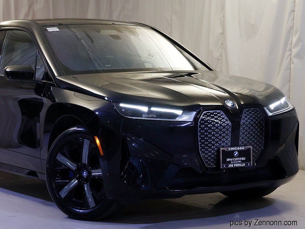 Certified 2024 BMW iX xDrive50 w/ Premium Package AWD/4WD image 2