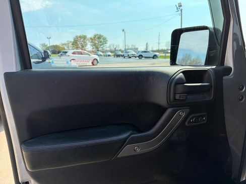 Used 2016 Jeep Wrangler Unlimited Sport image 13