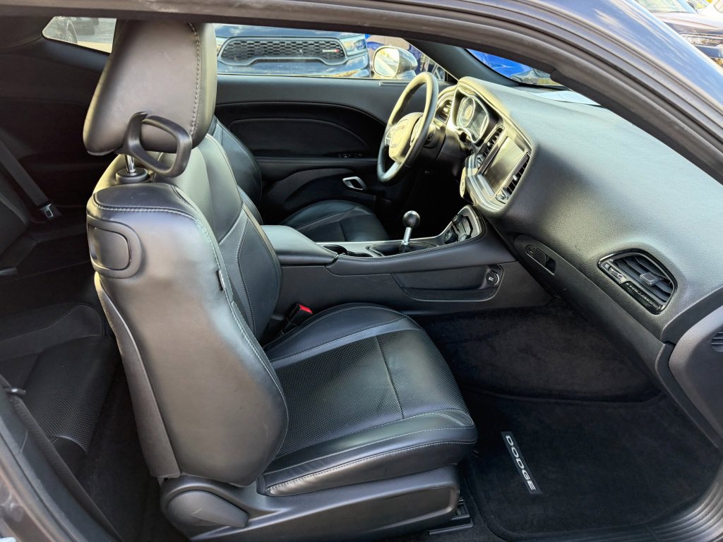 Used 2016 Dodge Challenger R/T Plus RWD image 14