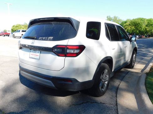 Certified 2025 Honda Pilot EX-L image 4