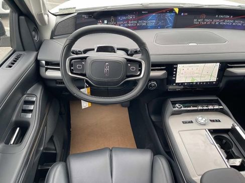 New 2026 Lincoln Navigator L Reserve AWD/4WD image 14
