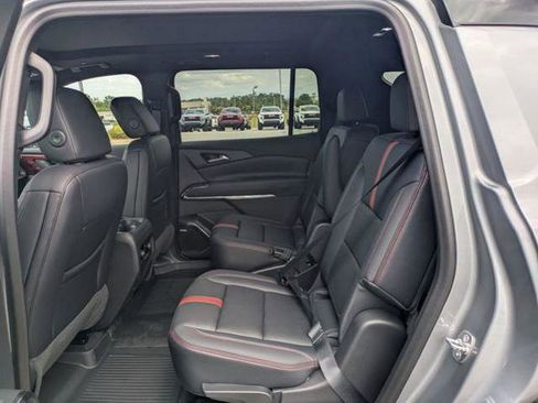 New 2026 Chevrolet Traverse RS w/ LPO, Floor Liner Package FWD image 16