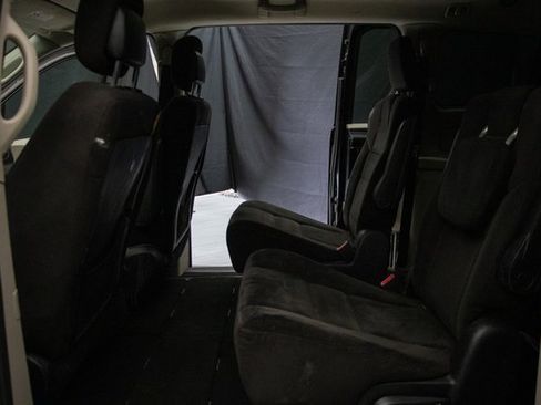 Used 2014 Dodge Grand Caravan SXT image 20
