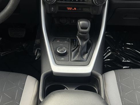 Used 2021 Toyota RAV4 XLE w/ Convenience Package image 23